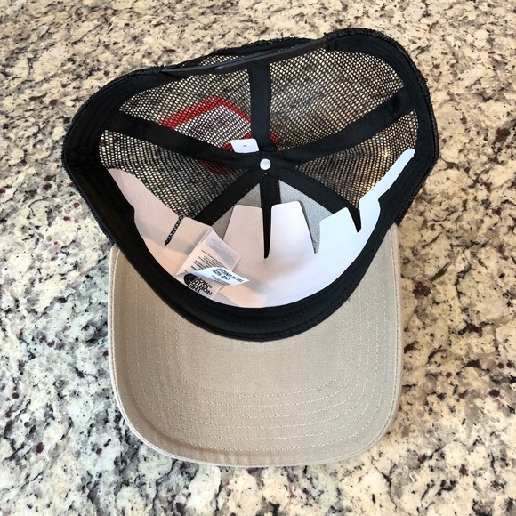 The North Face Mudder Trucker SnapBack - Picture 5 of 6